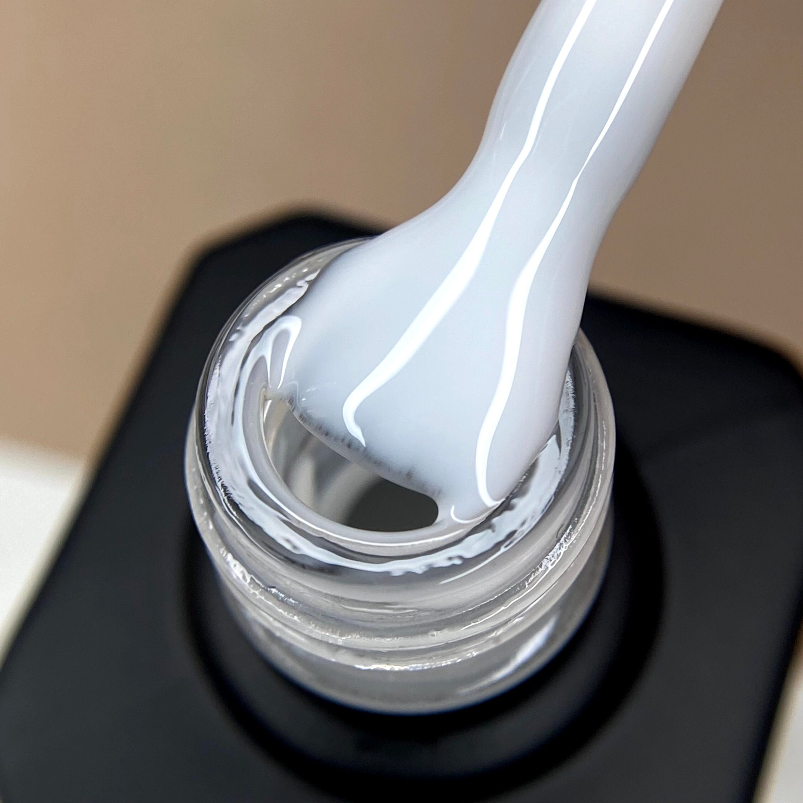 Camouflage Rubber Base 15 ml Milky image 0